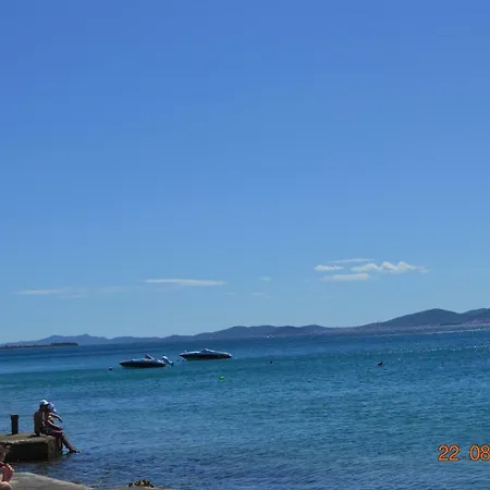 Palatisa On The With Sunbeds, Umbrella And Canoe Apartmán