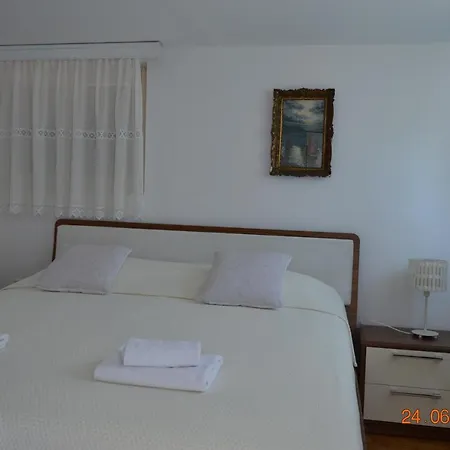 Apartment Palatisa On The With Sunbeds, Umbrella And Canoe
